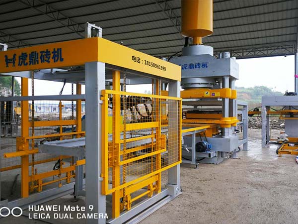 靜壓磚機 虎鼎800噸全自動液壓磚機 透水磚機 鋪地磚磚機 靜壓磚機 虎鼎800噸全自動液壓磚機 透水磚機 鋪地磚磚機