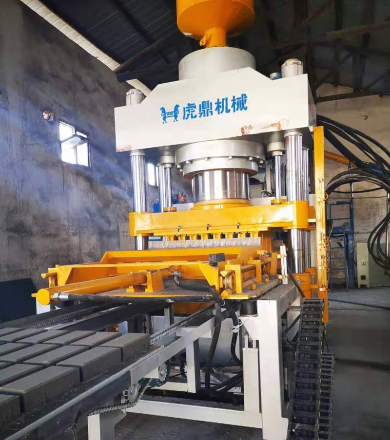 靜壓磚機(jī)800噸.jpg 靜壓磚機(jī)800噸.jpg